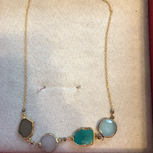 Beautiful Muti Stone Necklace. - Picture 2 of 3